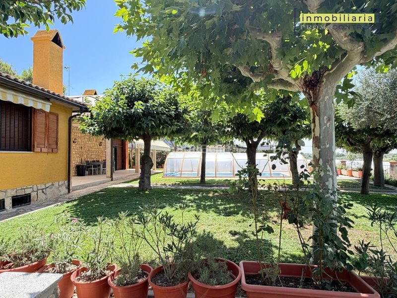 Foto ea97dbda-db0d-4009-92c3-23b52c3e1ade. Xalet amb xemeneia calefacció aparcament piscina a Zuera