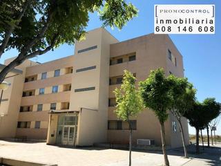 Appartement à Avenida océano atlántico 12. Venta piso en zuera sur