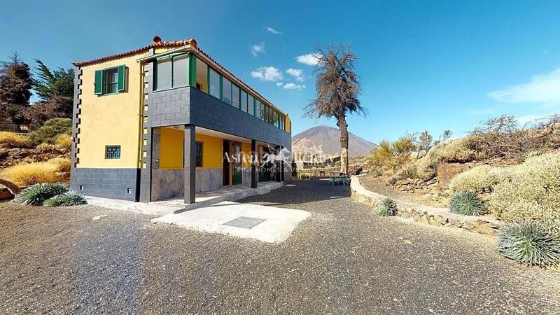 Foto 797f2c6f-0f66-47cb-b115-a68775a27747. Chalet in La Perdoma - San Antonio - Benijos Orotava (La)