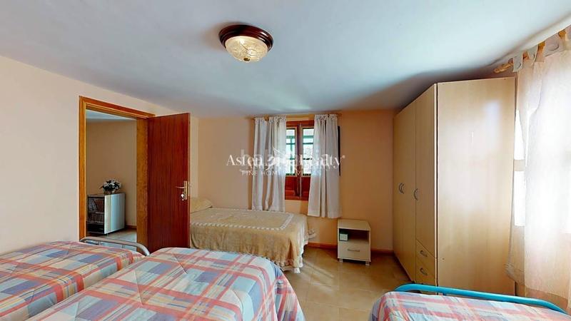 Foto f303d993-5e33-4a36-b0f8-1c36cee232be. Chalet in La Perdoma - San Antonio - Benijos Orotava (La)