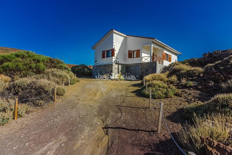 Foto 62c236ca-e9a1-4b8b-8e1a-5da05bae5797. Casa s en la orotava en La Perdoma - San Antonio - Benijos Orotava (La)