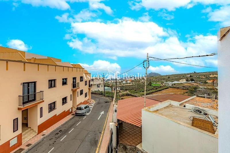 Foto 6db0f639-530d-4218-b4ea-5e9d935f432e. Chalet  en el fronton en San Miguel San Miguel de Abona