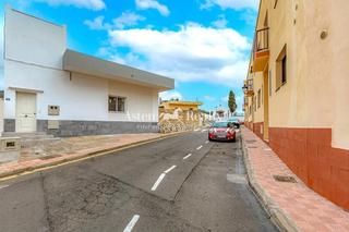 Chalet  Fermin perez. Chalet en el fronton