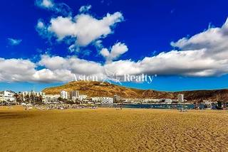 Local commercial  Calle la paloma. Negocio en venta en arona y con 488 m2.