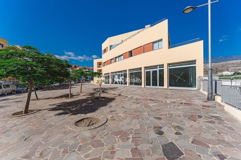 Foto 48acb7ed-a020-425f-a2d3-3dd8510621fa. Local comercial a Alcalá Guía de Isora