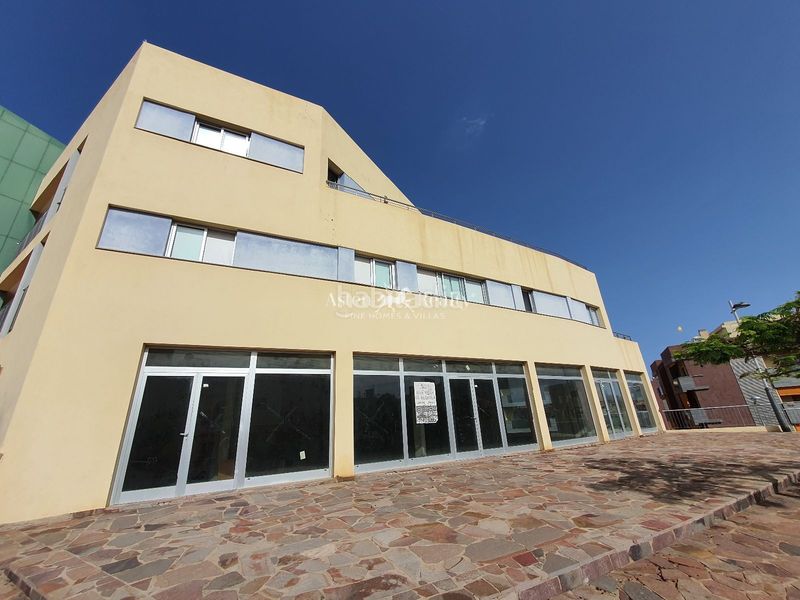 Foto 88e70fc0-7f00-4ca2-9e2a-84b5fcf1ced9. Local comercial a Alcalá Guía de Isora
