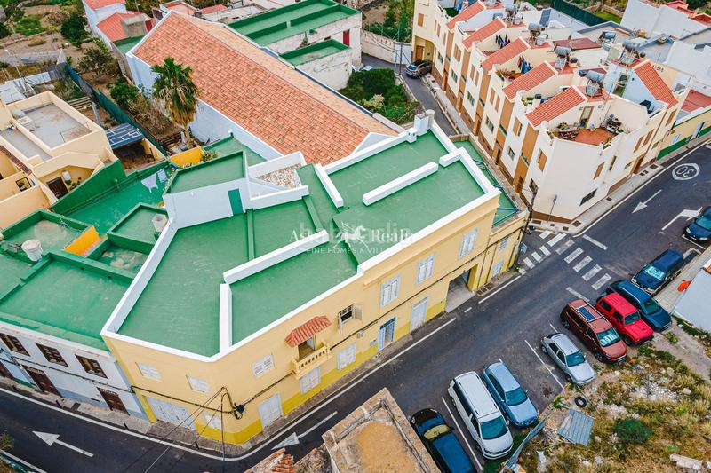 Foto 131d1f14-2bf2-4a9e-976e-098ea0be49bd. Casa  céntrica con una nave grande en gímar. en Candelaria