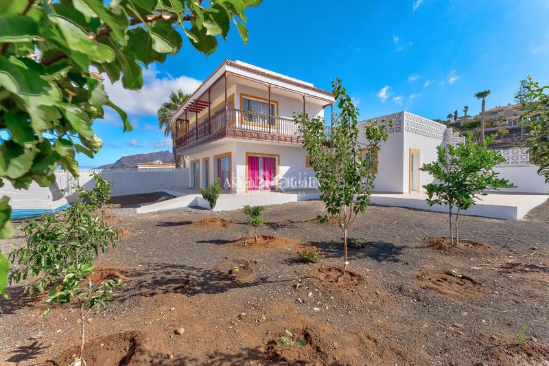 Foto 702b1cd0-71c0-418d-8623-852d7153e057. Chalet with parking in Puerto de Santiago Santiago del Teide