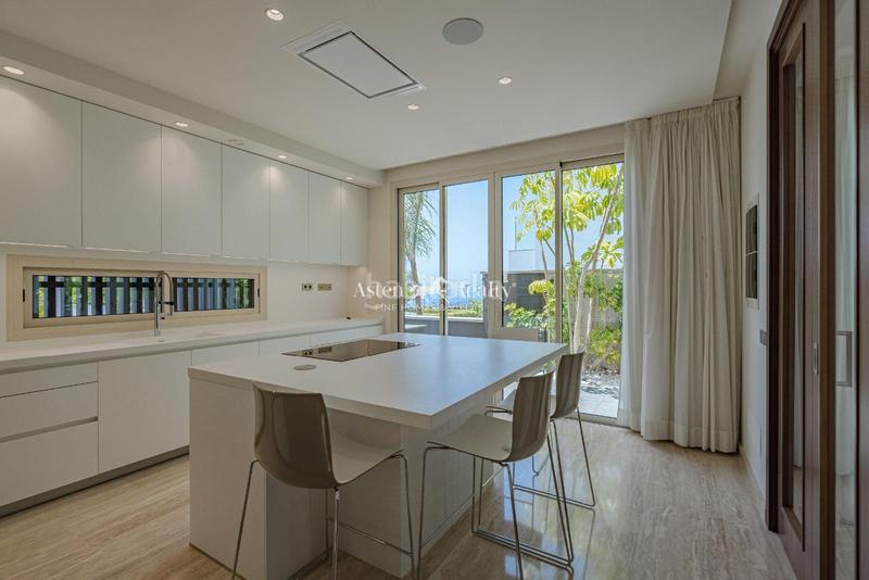 Foto 3fea2fda-eb19-4e4b-bc80-9c0e084afa40. Casa con riscaldamento parcheggio piscina in La Caleta Adeje