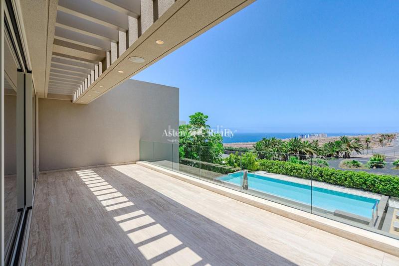 Foto 523a1970-ecc2-4791-9587-cd5a4a30e7cc. Casa con riscaldamento parcheggio piscina in La Caleta Adeje