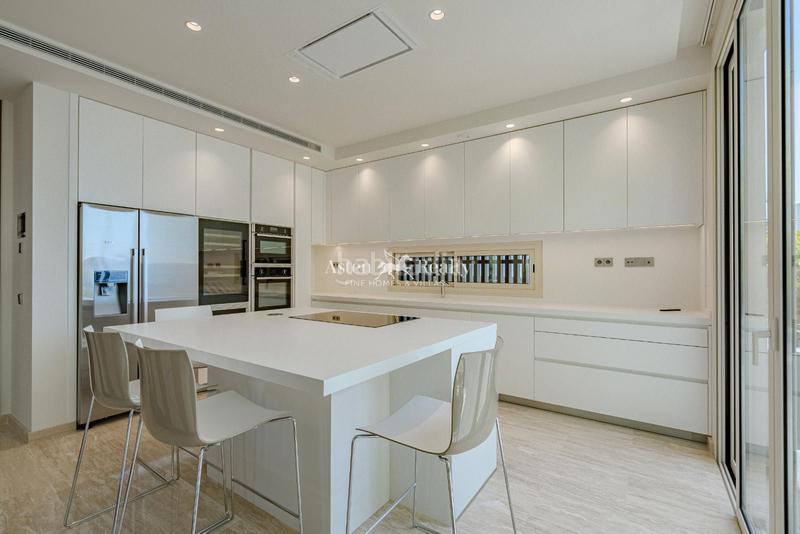 Foto 7589e26b-2648-4c90-b5bd-ce4391eb01c9. Casa con riscaldamento parcheggio piscina in La Caleta Adeje