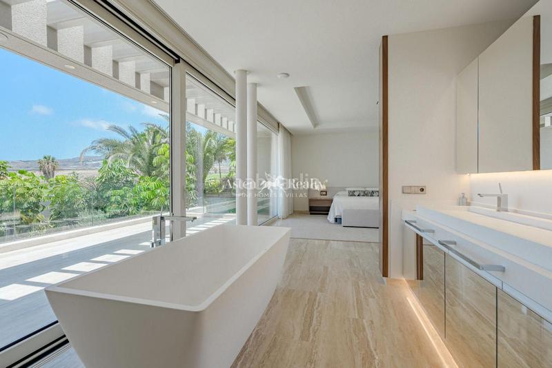 Foto 7d65d85f-5b8a-48ad-8de6-a90566c807c1. Casa con riscaldamento parcheggio piscina in La Caleta Adeje