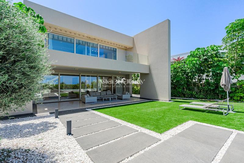 Foto af03dfb3-b31c-4f39-acd5-af52f7b901c0. Casa con riscaldamento parcheggio piscina in La Caleta Adeje