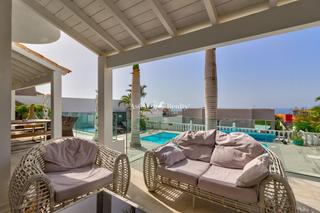 Casa  Sabina. Villa en el madroñal, costa adeje.