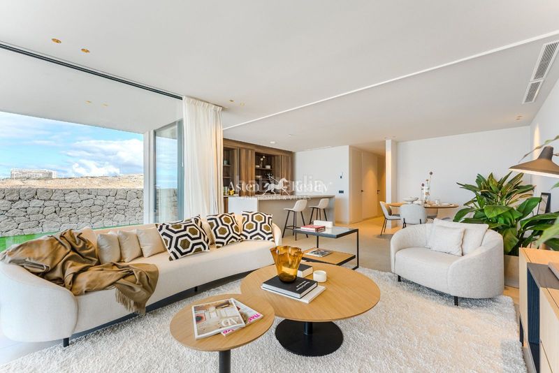 Foto 4637ad8a-1e00-46b8-9183-5d28b5d2c888. Apartament amb aparcament piscina a Callao Salvaje - Playa Paraíso Adeje