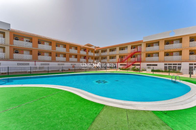 Foto 3d0b0e74-10f8-4a38-ae45-b0d2d8aa3193. Edifici a Guargacho Arona