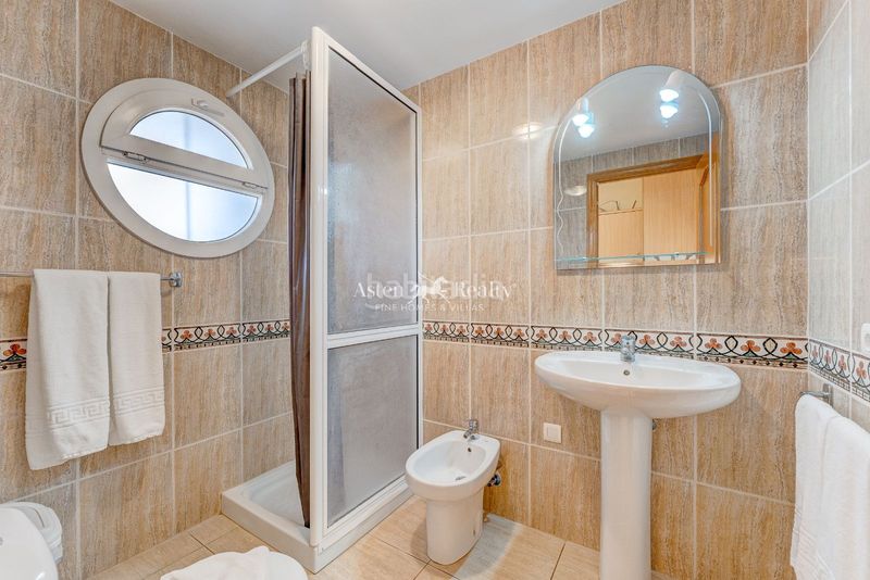 Foto 8ad7a149-aff5-48d2-9b60-b677100a0a24. Edifici a Guargacho Arona