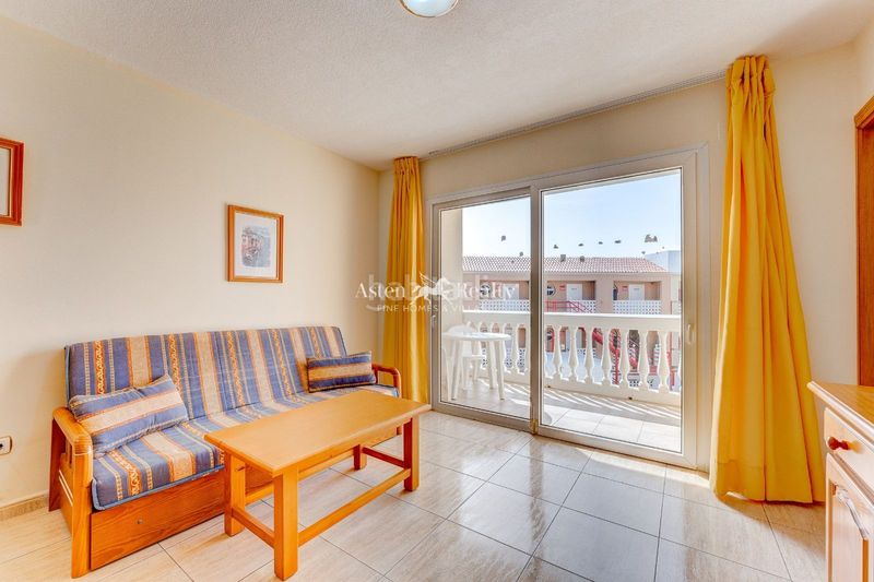 Foto a8d94246-e679-4191-bb7a-1dc6f84f673e. Edifici a Guargacho Arona