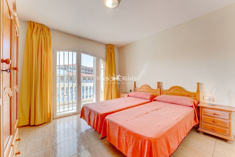Foto ea72be8f-43c4-4b06-82f6-2c53b5498531. Edifici a Guargacho Arona