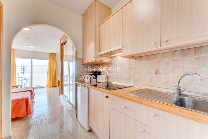 Foto efaf90db-c5b3-4939-a506-2b2f3f830462. Edifici a Guargacho Arona