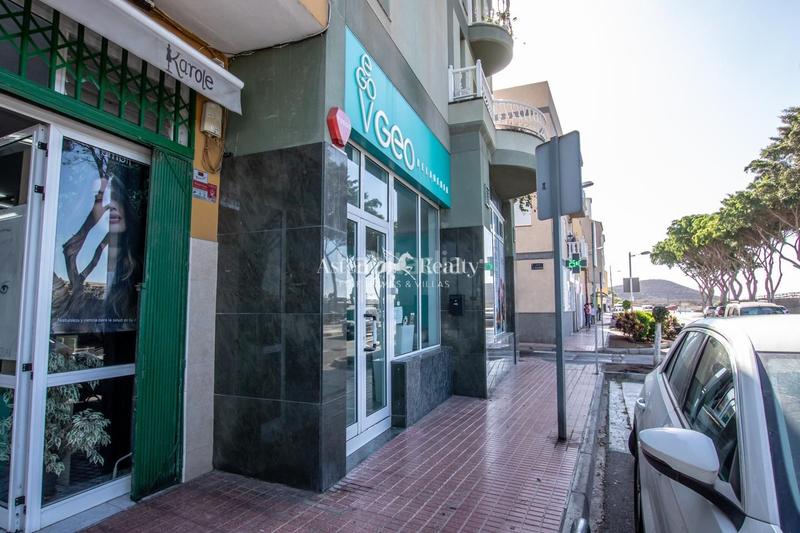 Foto 29e778e5-6775-46e8-9636-8087ebe1df54. Locale commerciale in Guargacho Arona