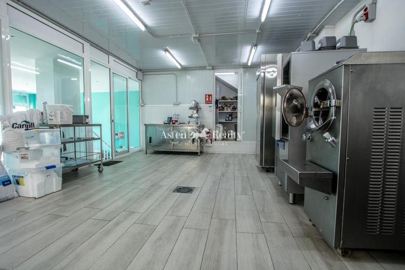 Foto dbb2afc3-973e-4ff2-b6c0-46e901e38510. Locale commerciale in Guargacho Arona