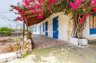 Finca rústica  Lomo atravesado. Finca rústica con 3 casas antiguas de estilo canario, estanque y