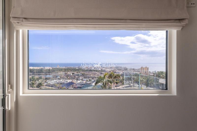 Foto 6caf2fc9-87eb-49be-8981-ea3f8a538675. Chalet en san eugenio alto en La Caldera Adeje