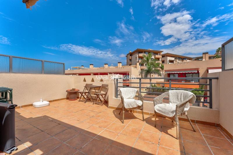 Foto 5b3ad2e5-6fdf-418a-85bd-9075f069ebfe. Casa a schiera con parcheggio piscina in Callao Salvaje - Playa Paraíso Adeje