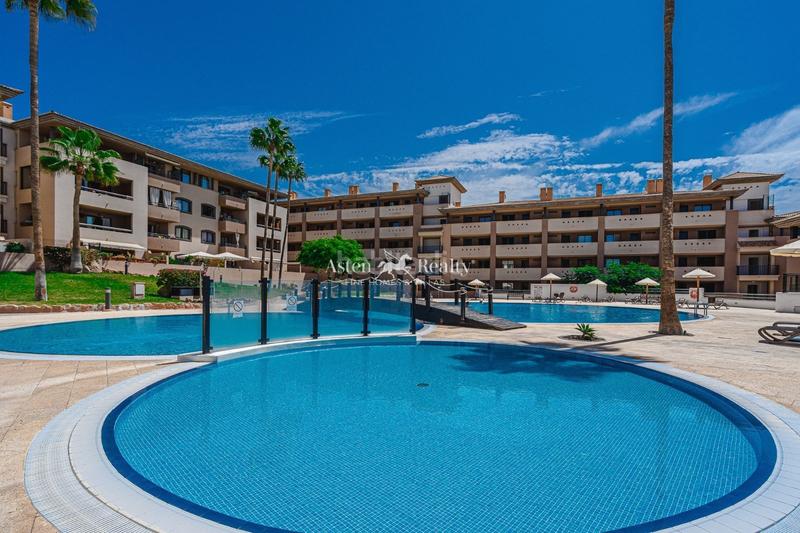 Foto 7ccb518f-bd86-45c5-9374-5155bb09b2ed. Casa a schiera con parcheggio piscina in Callao Salvaje - Playa Paraíso Adeje