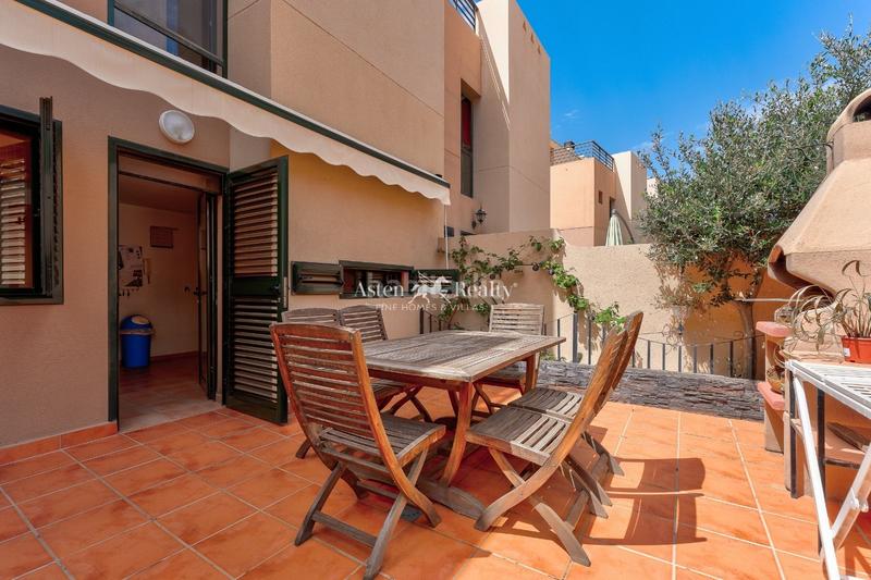 Foto 7dc95eea-3b84-4c6f-b3e6-9a15b95ac818. Casa a schiera con parcheggio piscina in Callao Salvaje - Playa Paraíso Adeje
