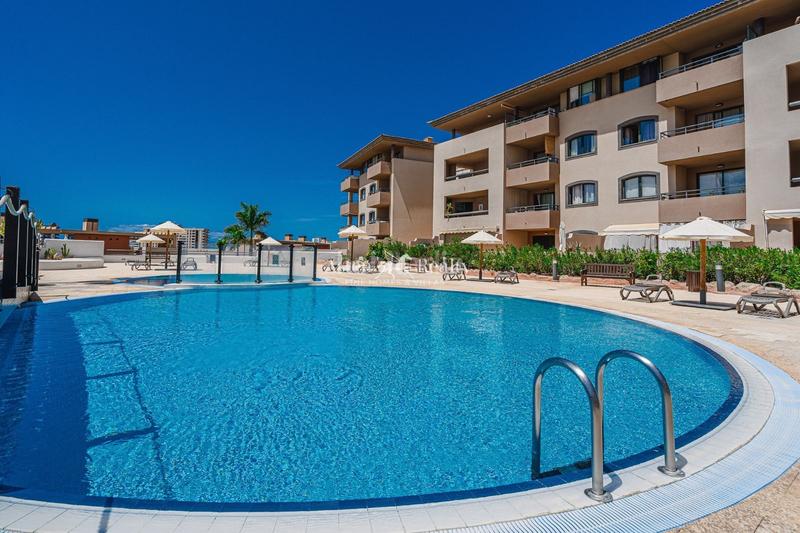 Foto c0506195-1c66-4b4b-bdf1-91d1fa2881f2. Casa a schiera con parcheggio piscina in Callao Salvaje - Playa Paraíso Adeje