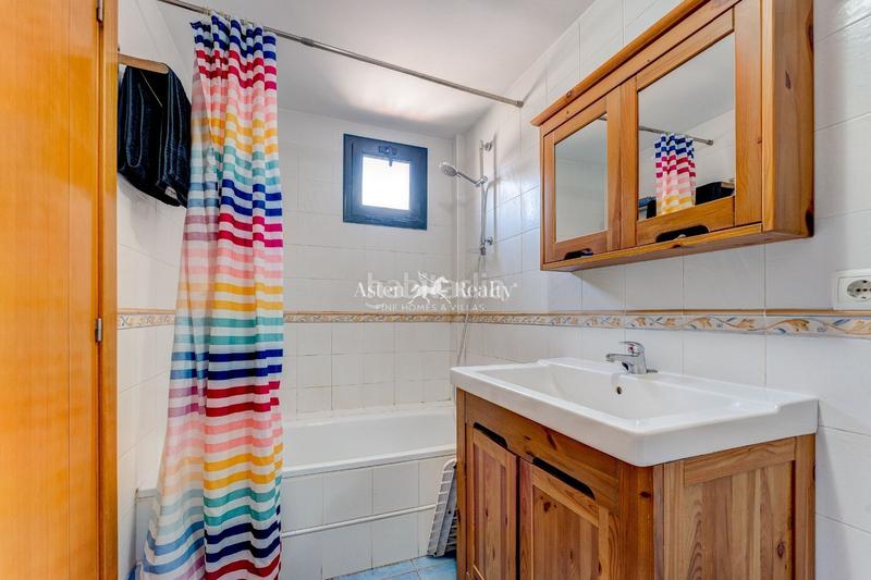 Foto f9ef4f05-1cb0-4d32-ac8d-60e0739db00a. Casa a schiera con parcheggio piscina in Callao Salvaje - Playa Paraíso Adeje