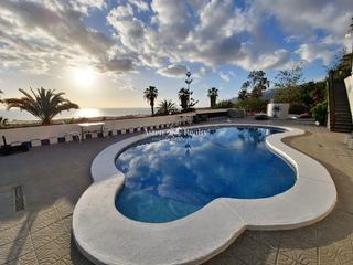 Casa  Aponte. Espectacular villa con 6 viviendas independiente en alcalá.