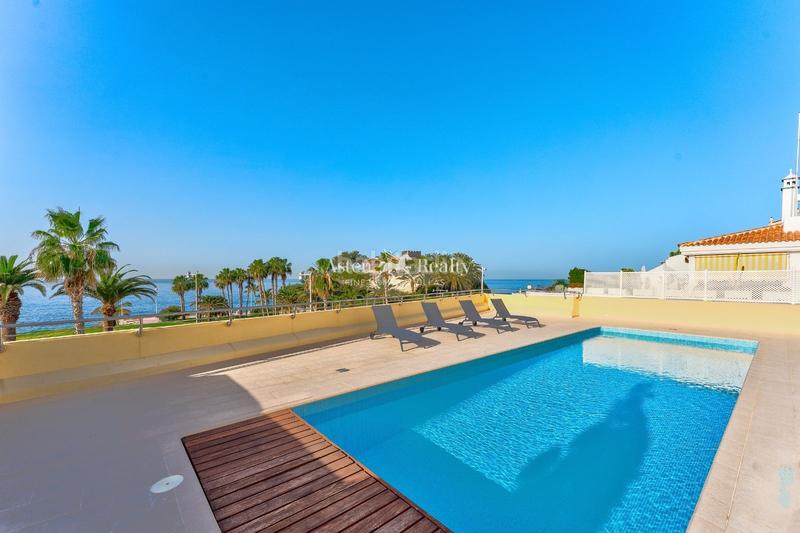 Foto 470f49d2-5ed0-46ec-8a0b-ef3fefced1e8. Casa villas en Playa del Duque en Playa del Duque Adeje