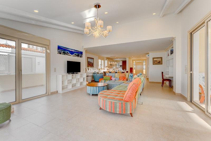 Foto 4e27f5c1-7aa1-40ad-892b-fa7d73dacc9c. Casa villas en Playa del Duque en Playa del Duque Adeje