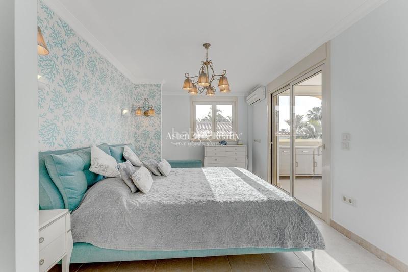 Foto b56b6edf-4b69-4b2c-a9c7-f405acc80279. Casa villas en Playa del Duque en Playa del Duque Adeje