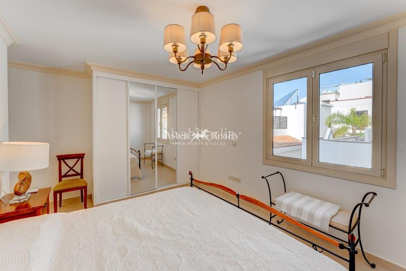 Foto c500e50b-d435-405c-bc3b-b734ef7af23d. Casa villas en Playa del Duque en Playa del Duque Adeje
