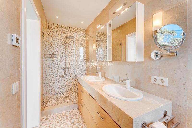 Foto d527f3f0-366b-4316-b29b-3140b951a455. Casa villas en Playa del Duque en Playa del Duque Adeje