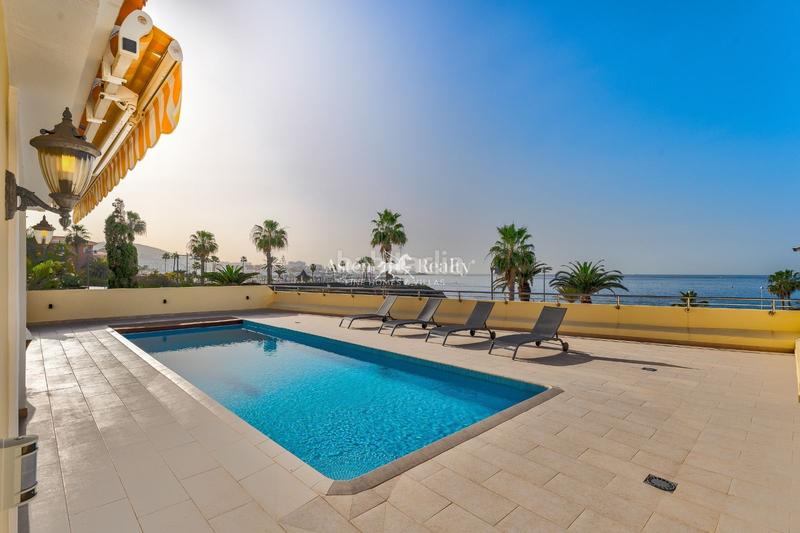 Foto f297d317-4dbf-4a25-8da9-5481ba0ab887. Casa villas en Playa del Duque en Playa del Duque Adeje