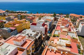 Apartamento en Playa de San Juan. Edificio nuevo con apartamentos de 2 dormitorios.