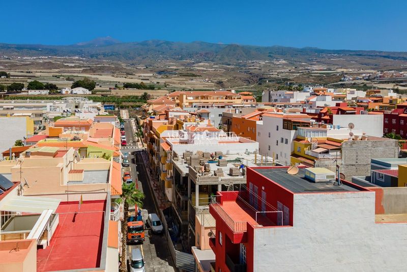 Foto 34a2d362-4758-4a4e-b923-eb2228e6526e. Apartament amb aparcament a Playa de San Juan Guía de Isora