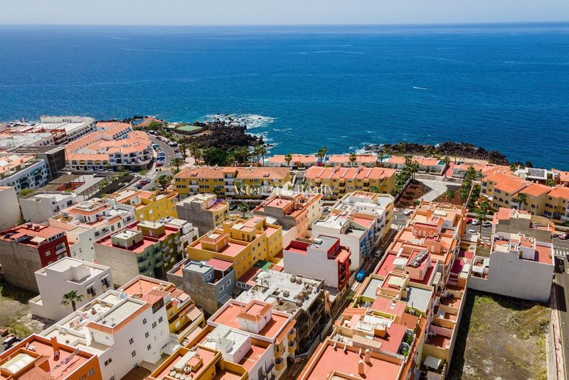 Foto ba292484-37e3-4c69-a8c9-b6954bfdee10. Apartament amb aparcament a Playa de San Juan Guía de Isora