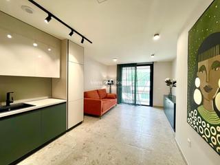 Apartamento en Playa de San Juan. Edificio nuevo con apartamentos de 2 dormitorios.