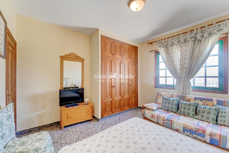 Foto 9fc5f06c-8b98-4b40-942a-68593a80b3d2. Haus mit parking in Tijoco Bajo Adeje