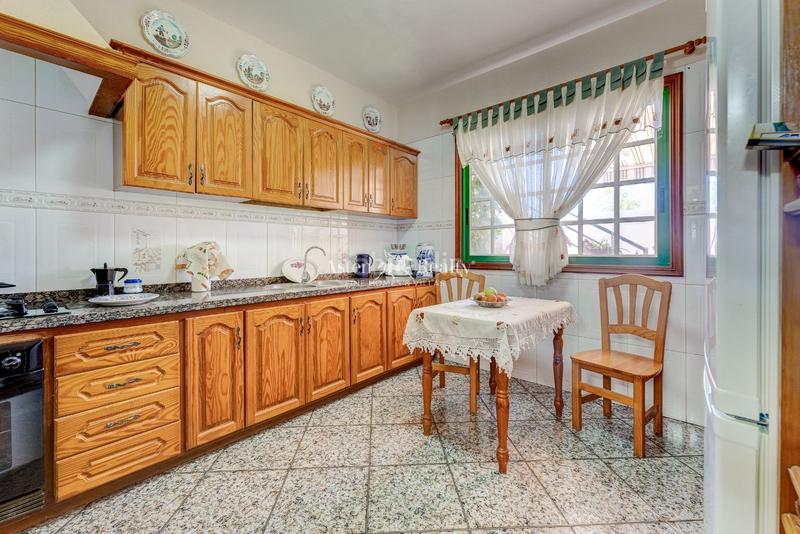 Foto ababce4d-97b7-4982-8dc6-533fd3bf10ee. Haus mit parking in Tijoco Bajo Adeje