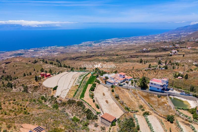 Foto fae5b5d3-892b-4d88-b768-f5b02e100972. Haus mit parking in Tijoco Bajo Adeje