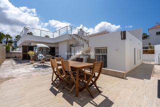 Casa a Gran bretaña 6. Bungalow en puerto colon