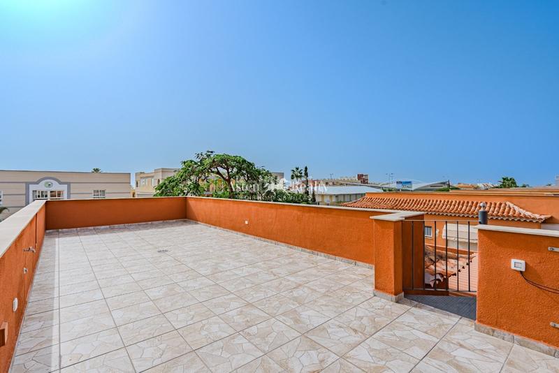 Foto 4912f7b5-e8d6-4f60-a000-07d18ddcd40f. Casa villa en una planta en el madroñal en Playa Fañabé Alto Adeje
