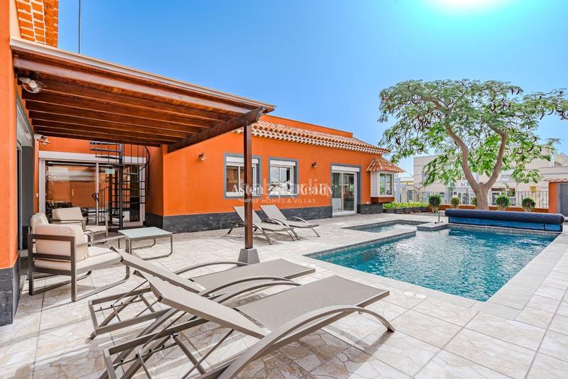 Foto 4cb12a19-d8d7-4b23-bbde-3ebfdeda28d8. Casa villa en una planta en el madroñal en Playa Fañabé Alto Adeje